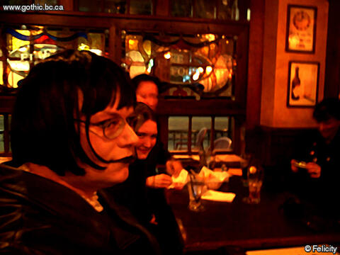 Felicity, Lily, Dan, and Lin at Elysium Tuesday 29 March 2005