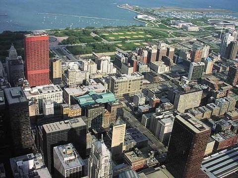 Downtown, toward the Congress Plaza Hotel / Grant Park.